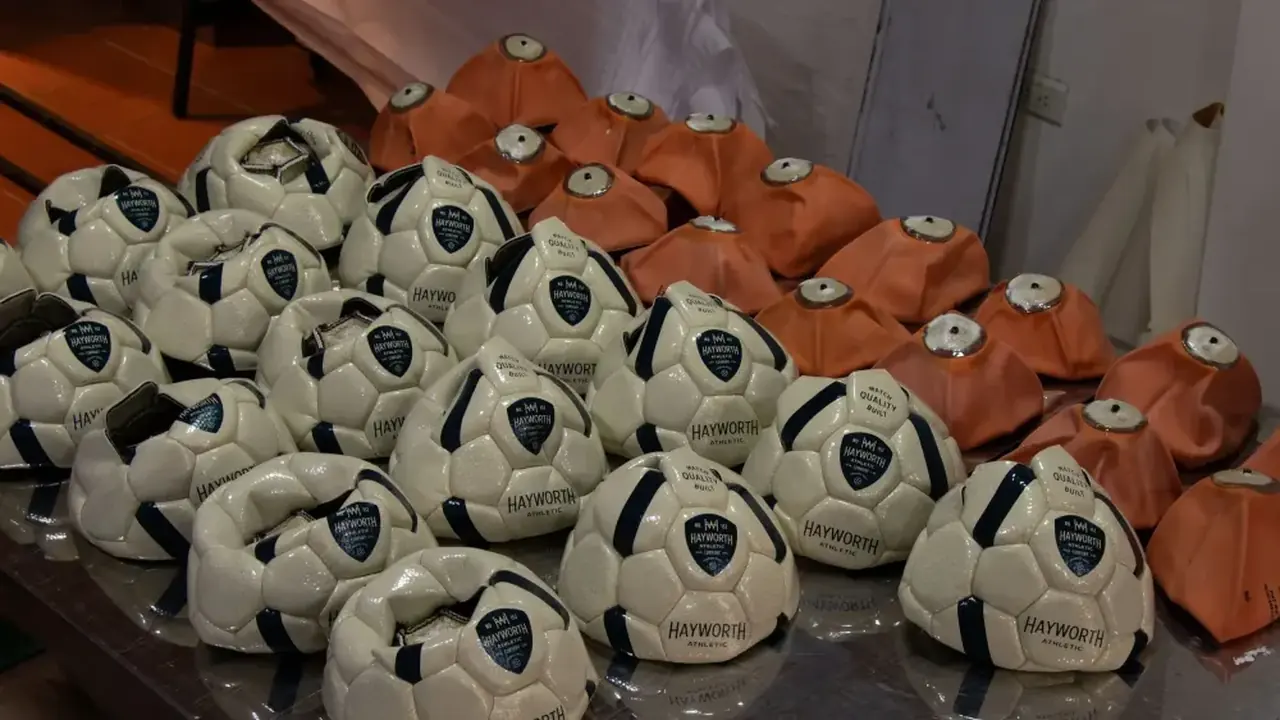 Rows of finished Hayworth balls in the Monguí workshop.